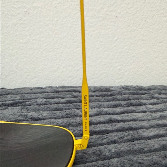 🛒YSL NEW Yellow Aviator Sunglasses - Picture 3 of 3